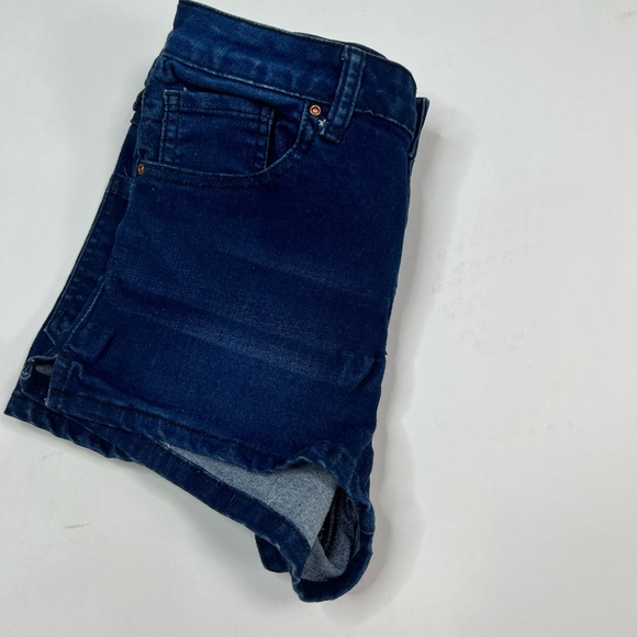 NWOT F21 DENIM SHORTS - Picture 4 of 5
